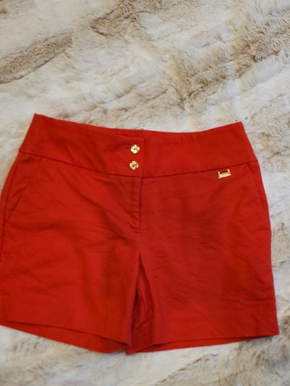 Anne Klein Women’s Red Stretch High-Waist Shorts. Size 4.